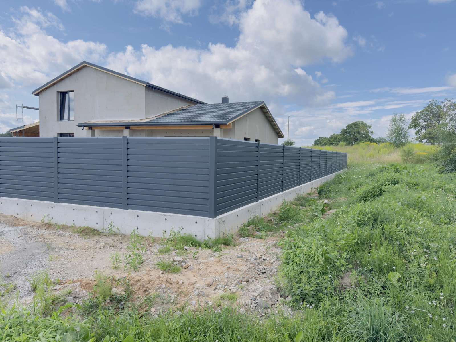 skardinė tvora – pilka