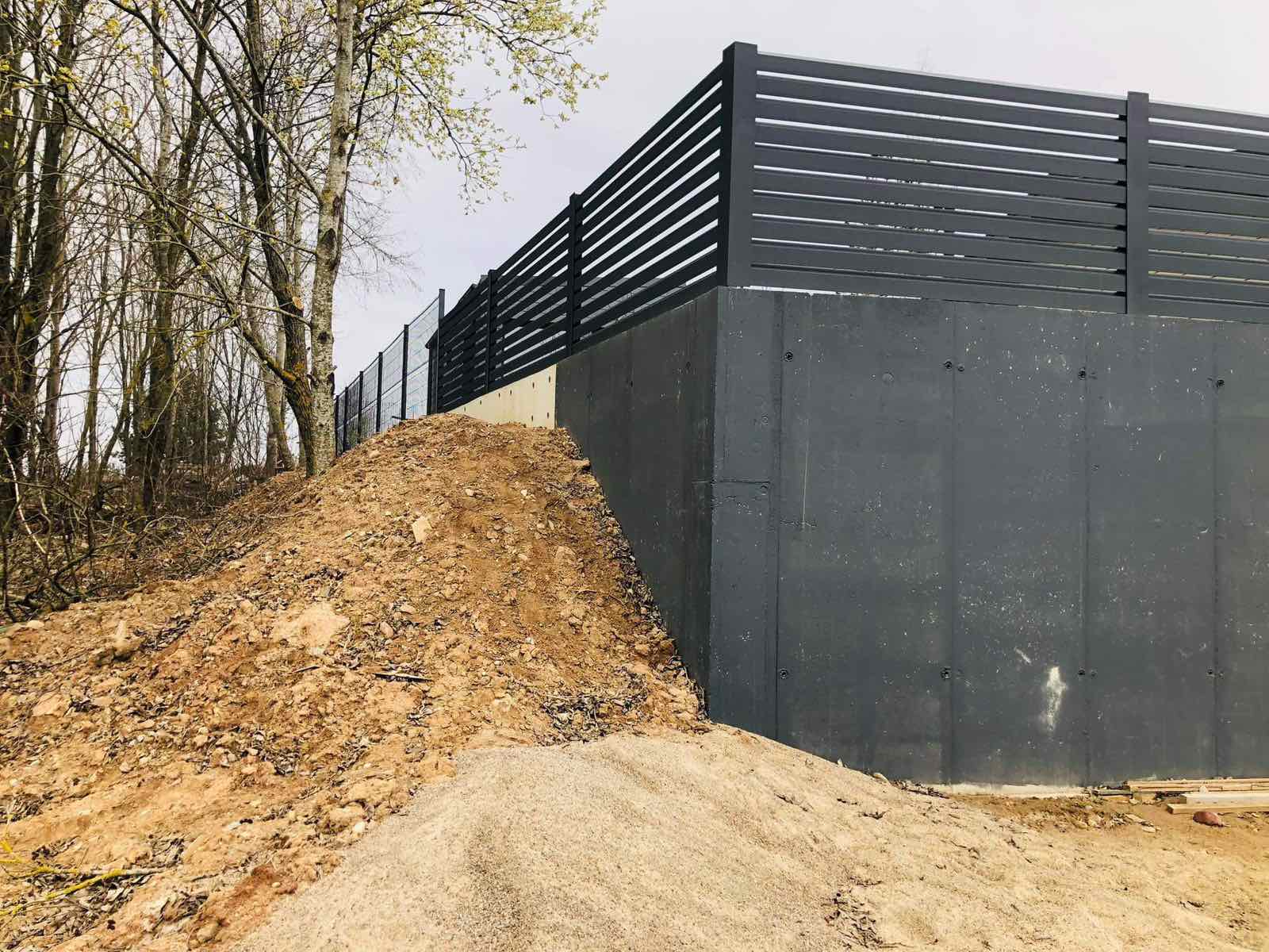 skardinė tvora – pilka